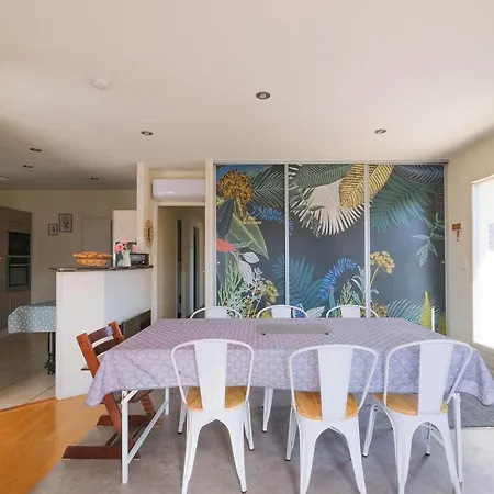 Villa 9 Pers. Avec Piscine Chauffee Proche Centre-ville, - Fr-1-877-38 *