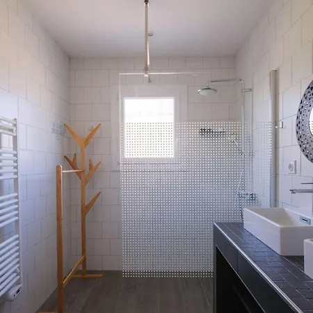 9 Pers. Avec Piscine Chauffee Proche Centre-ville, - Fr-1-877-38 Villa